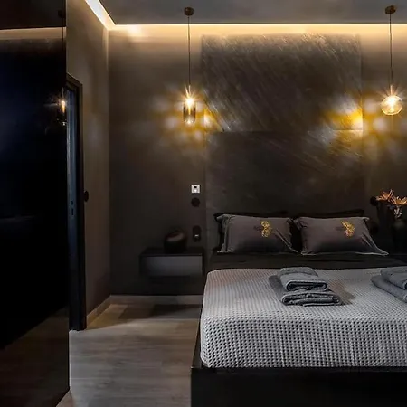 Perth Luxury Living, *