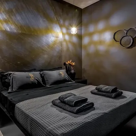 Perth Luxury Living, *