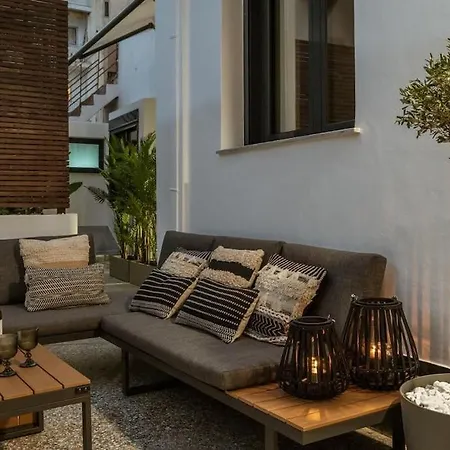 Perth Luxury Living, Athens
